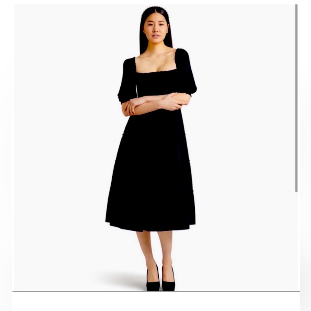 Hill House Nesli Nap dress in black, size large but stretch material